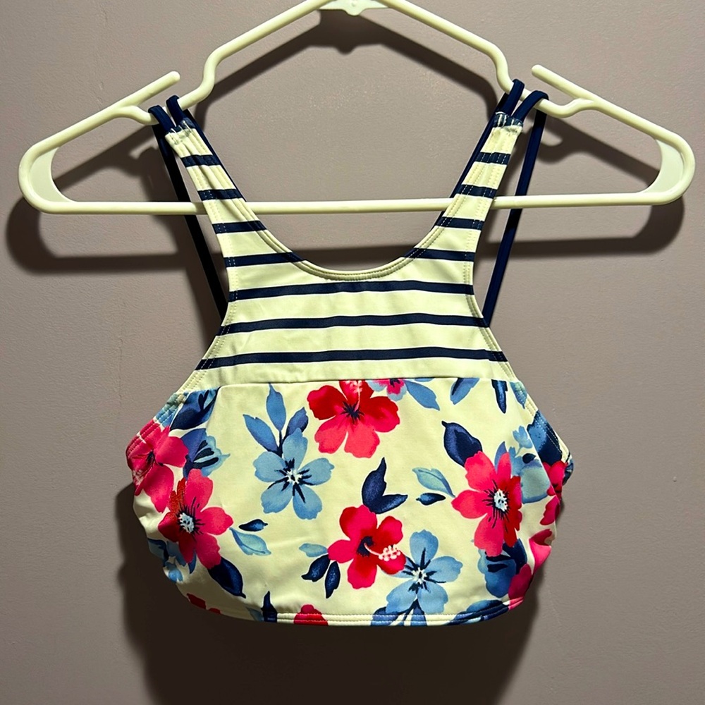Lands’ End bikini top, size 8, good condition